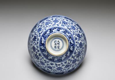 图片[3]-Conical bowl with underglaze-blue decoration of billows and lotus scrolls, Hsuan-te reign (1426-1435), Ming dynasty-China Archive